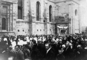 Przeniesienie obrazu ze starego kościoła do nowego w  1930 r.